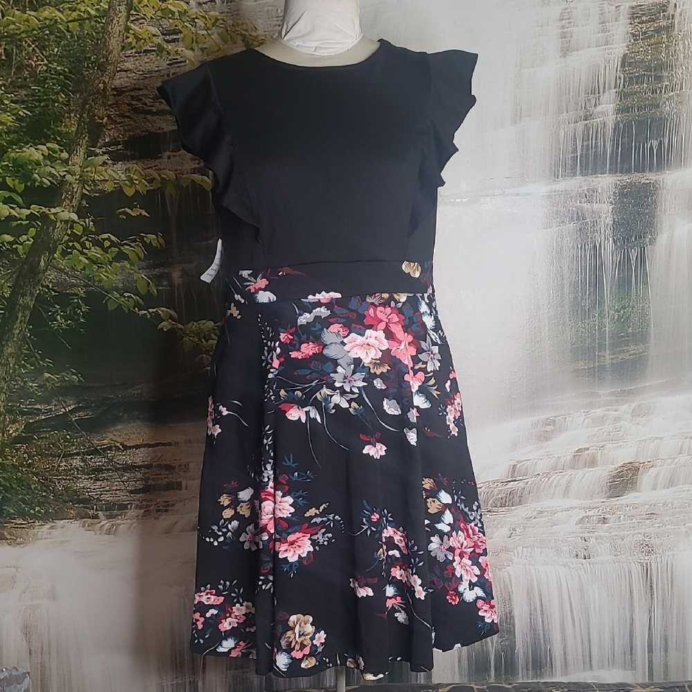New! IHot Womens XL black vibrant floral ruffle sleeves dress